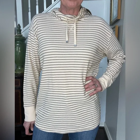 L.L. Bean Women’s Large Pullover Top - Picture 3 of 8